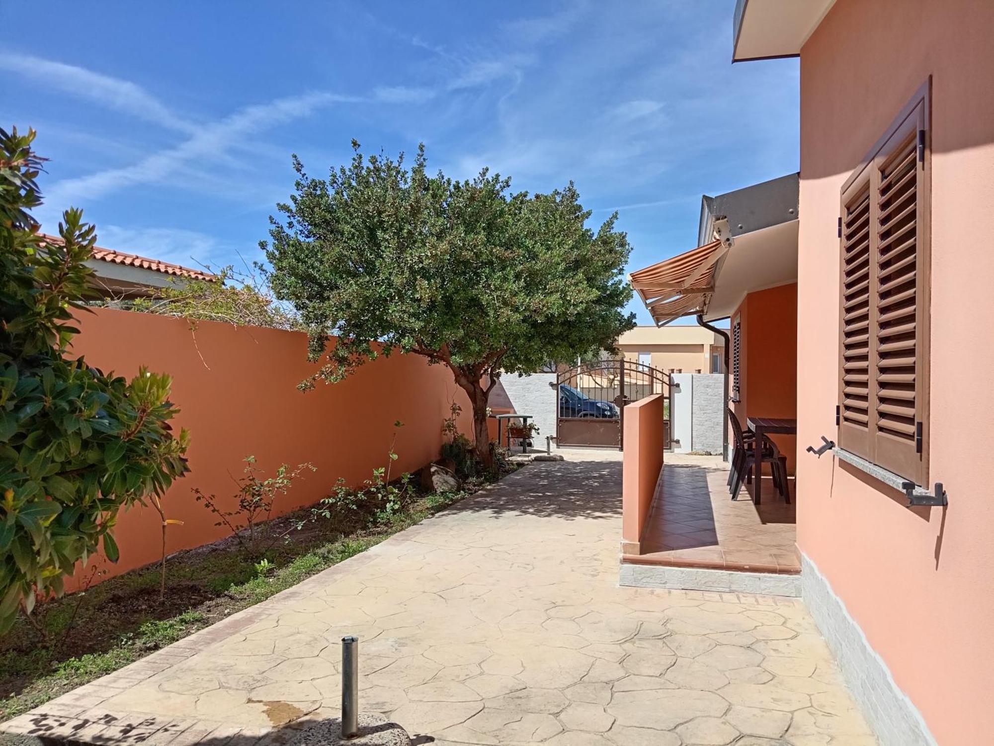 Casa Vacanze Santa Caterina Di Pittinuri  Exterior photo